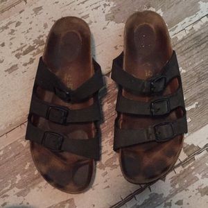 Birkenstock 42. L11 M9. Dark brown